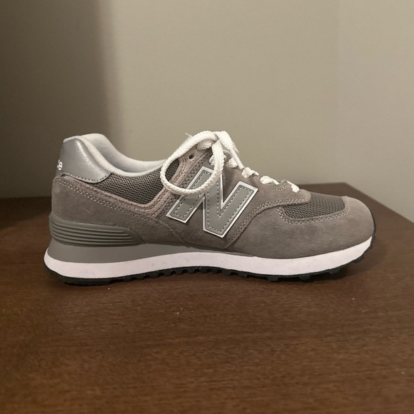 Women’s New Balance 574, Grey and White, Size US 8 - Picture 12 of 17
